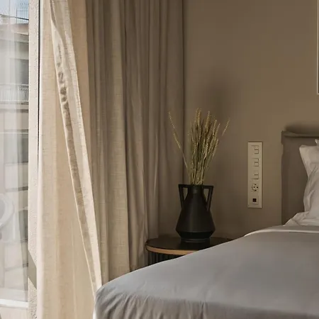 Vision Omonia, Hotell 4*
